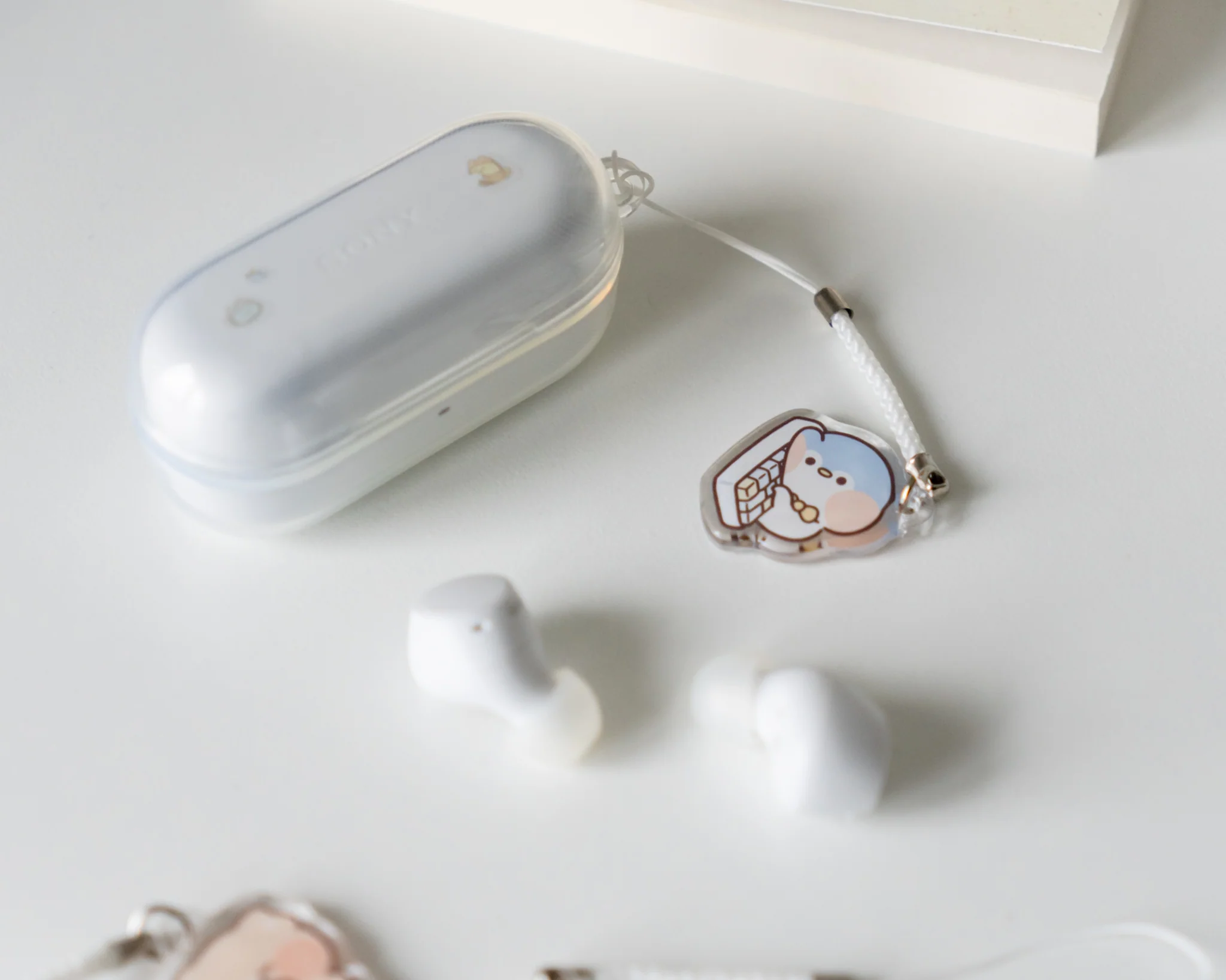 keyboard surprise acrylic charms - Image 4
